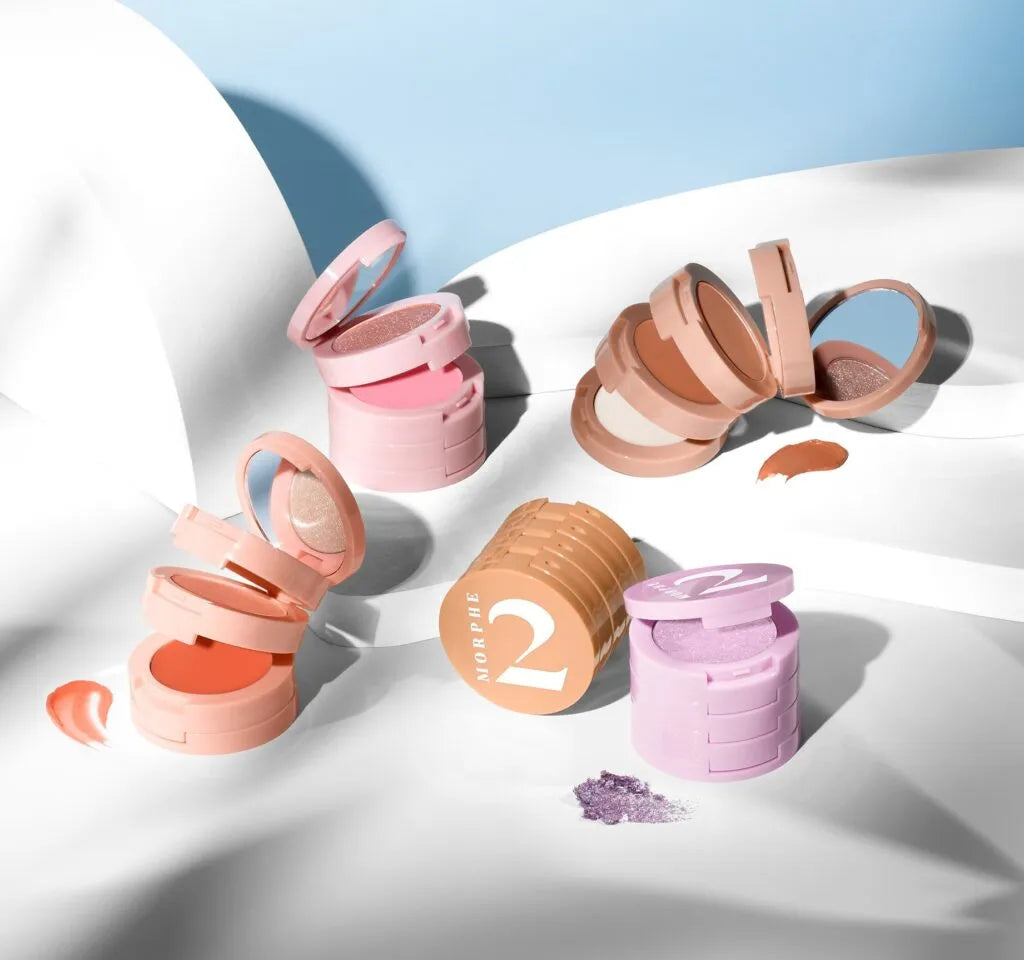 Blusher And Highlighter kit- 3in1 pallate- Professional Makeup kit for Eyes and Cheeks